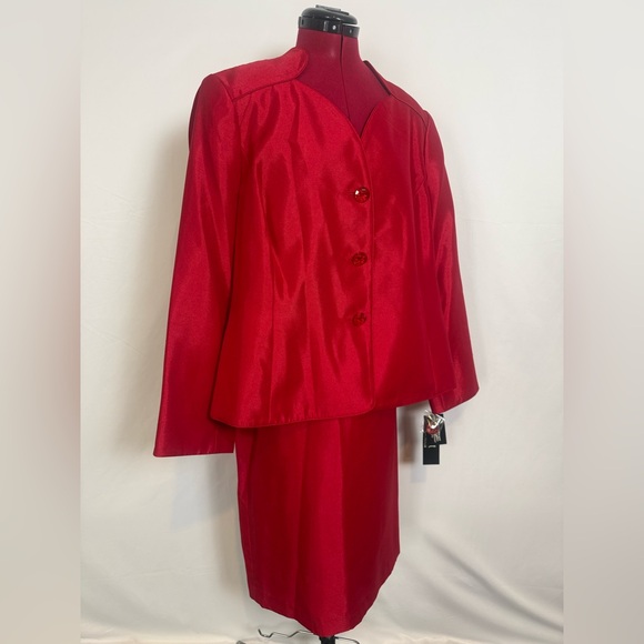NWT Le Suit Skirt Suit Women’s Size 16W Crimson Red 2-Piece Suit Blazer & Skirt - Picture 3 of 14